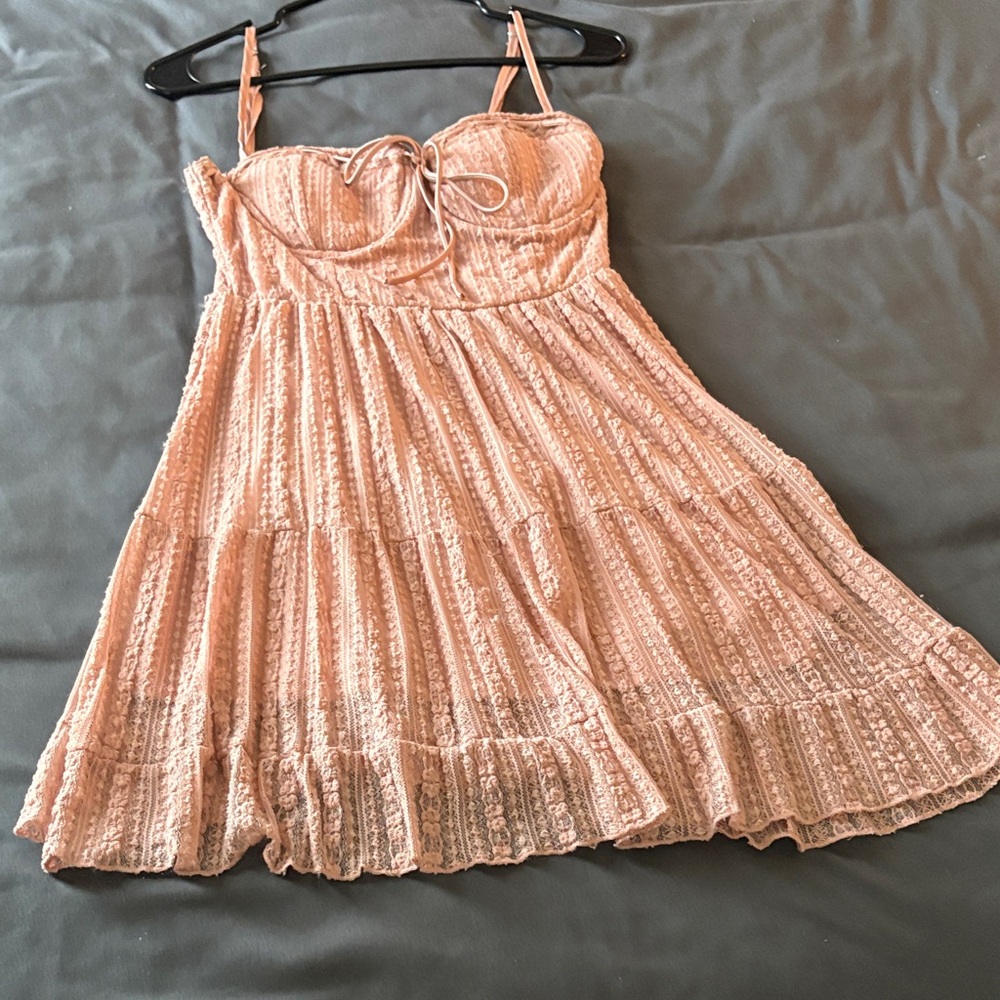 Chic Lace Mini Dress in Light Pink